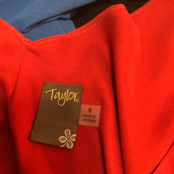 Gorgeous red dress! Unique style! - Picture 4 of 4